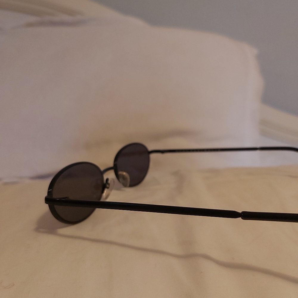 Sunglasses - Picture 5 of 6